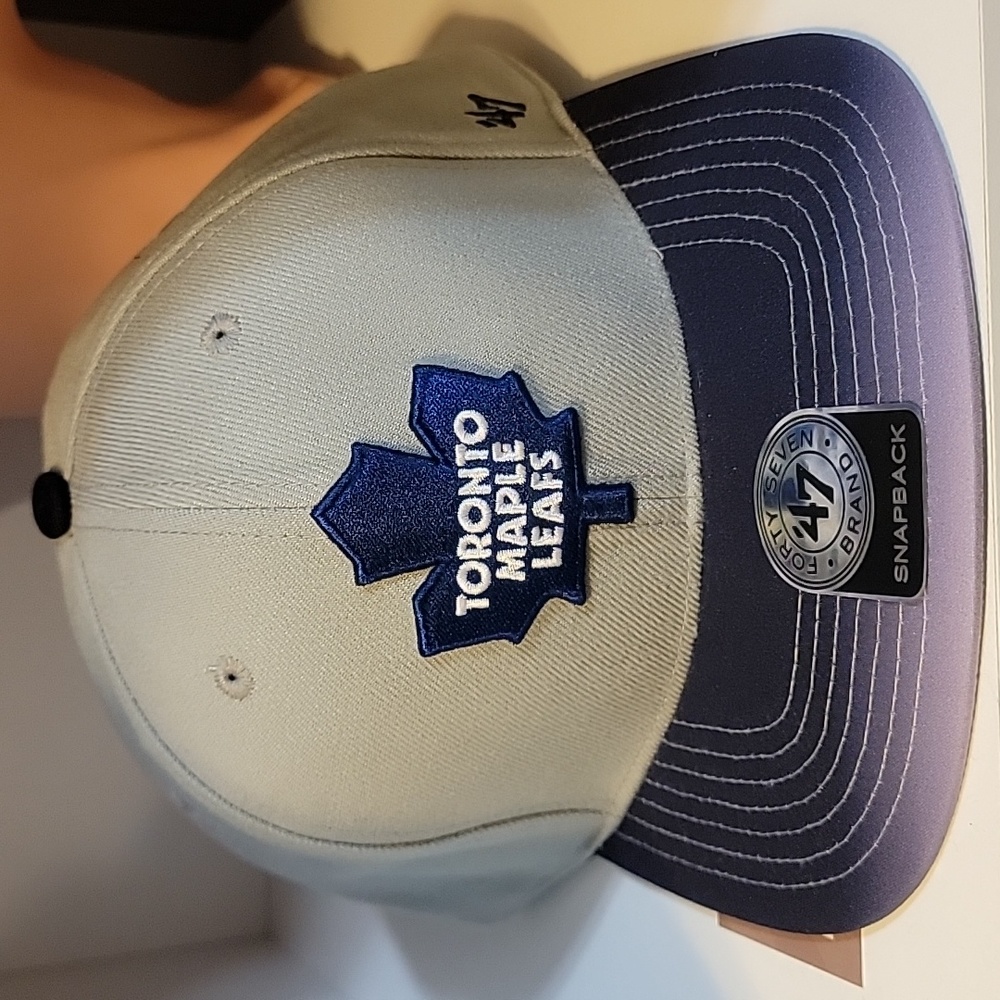 BNWT - Toronto Maple Leafs Snapback Hat - Picture 7 of 7